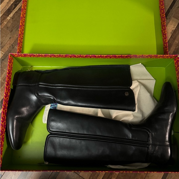 Tory Burch Leather boot with shiny gold hardware.  Size 8 *** worn 3x - Picture 2 of 10